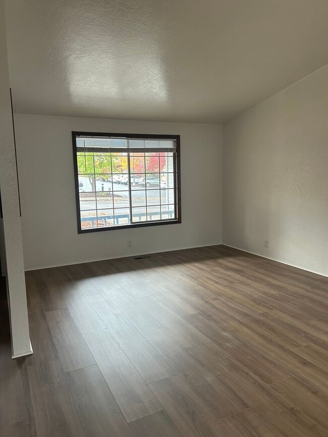 Foto del edificio - 3 Bedroom 2 Bath Single Family Home