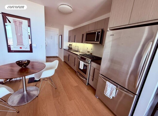 Foto del edificio - 250 Ashland Pl