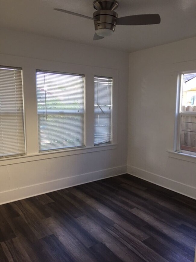 Foto del edificio - 2 B/R 1 B/A House in Marysville AVAILABLE NOW!