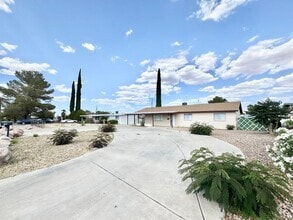 Building Photo - 196 E James Dr