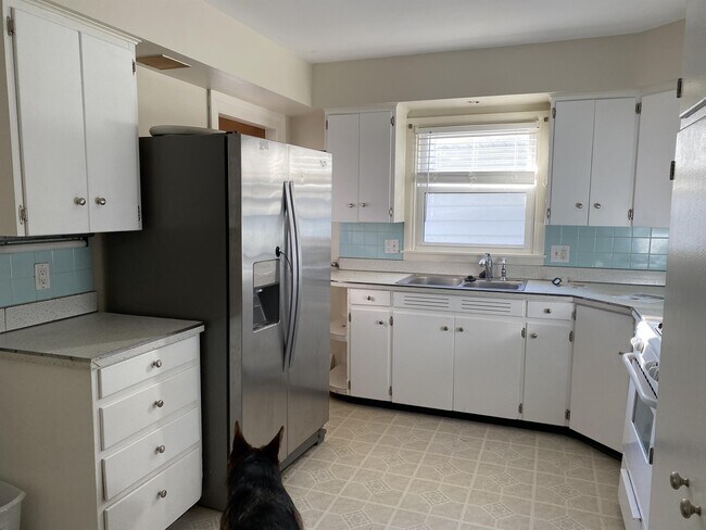 Foto del edificio - 577 Irwin St