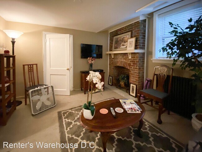Foto del edificio - 1 br, 1 bath House - 906 D Street NE  # B