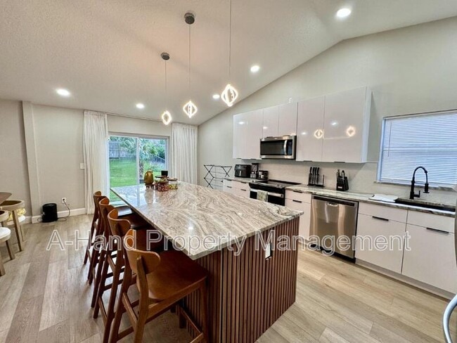 Photo - 15912 Indian Wells Ct House