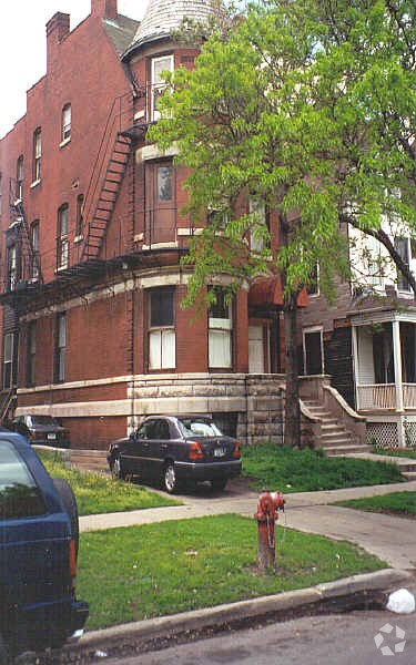 Building Photo - 4530 S Ellis Ave