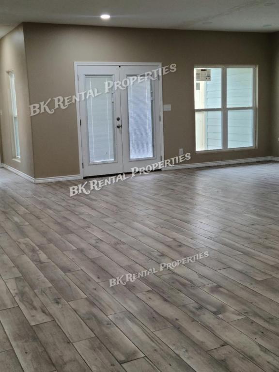 Foto del edificio - 7972 Keith Rd