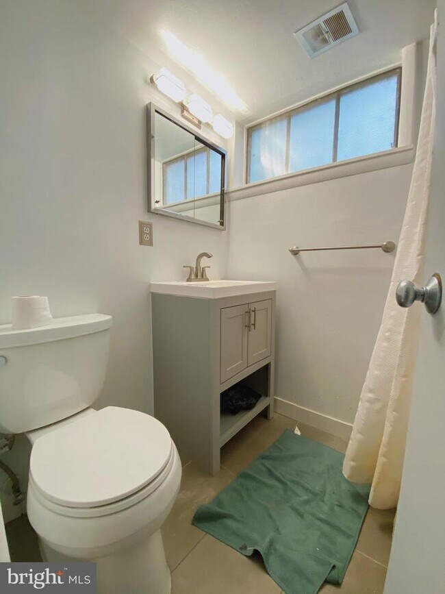 Foto del edificio - 1538 N Danville St