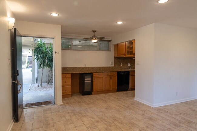 Foto del edificio - 465 S Los Robles Ave