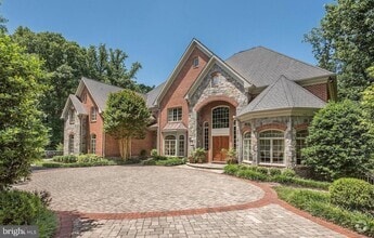 Building Photo - 7841 Montvale Way