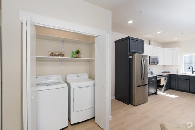 2BR, 2BA - 905SF - Laundry - Clearwater Lofts LLC