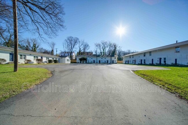 Foto del edificio - 325 S Gardner Ave