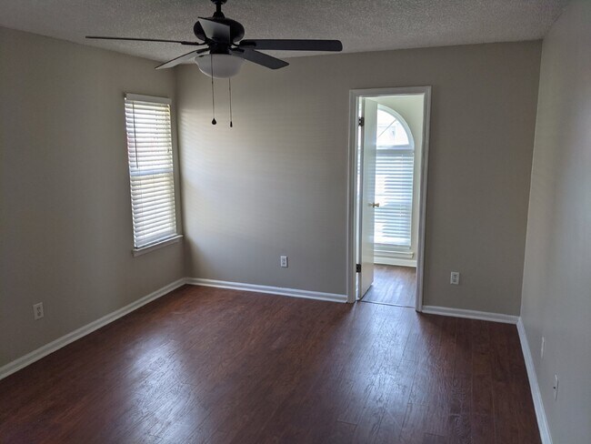 Foto del edificio - Charming 3 Bed, 2 Bath Home in Mayport, cl...