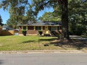 Building Photo - 126 Kitt Dr