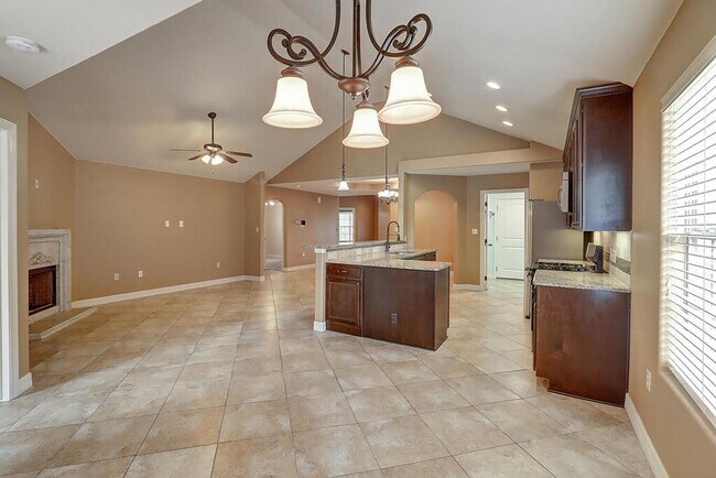 Building Photo - 3925 Keighley Xing - 4/bed 2/bath $2295/mo