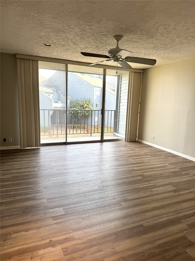 Building Photo - 12500 Melville Dr