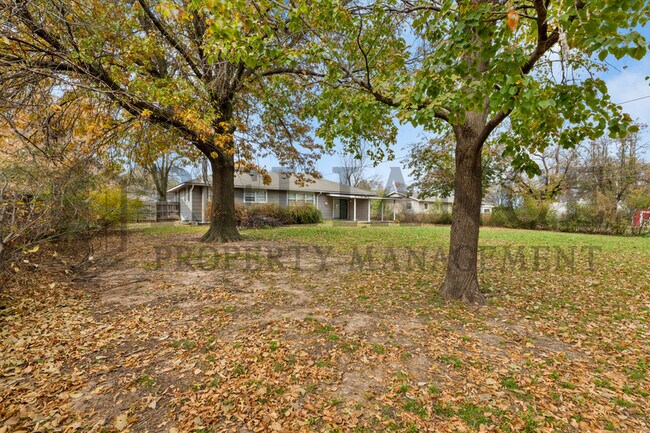 Foto del edificio - 512 Cindy St