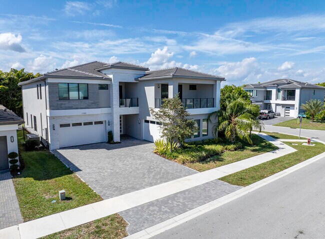 Building Photo - 17081 Five Waters Ave