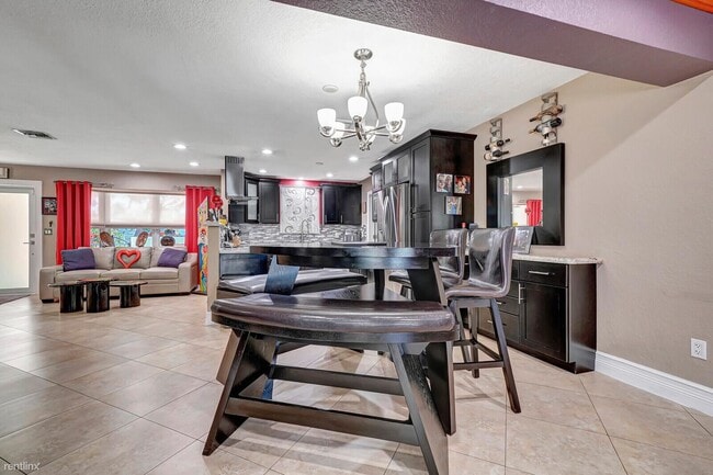 Foto del edificio - 3 br, 2 bath House - 1227 SE 9th Ter