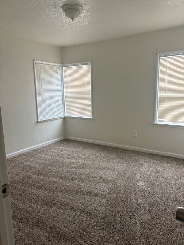 Building Photo - 420 Milnes Rd