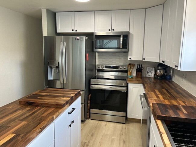 Foto del edificio - 144 Grand Larry St
