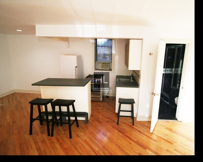 Building Photo - 200 Adelphi St