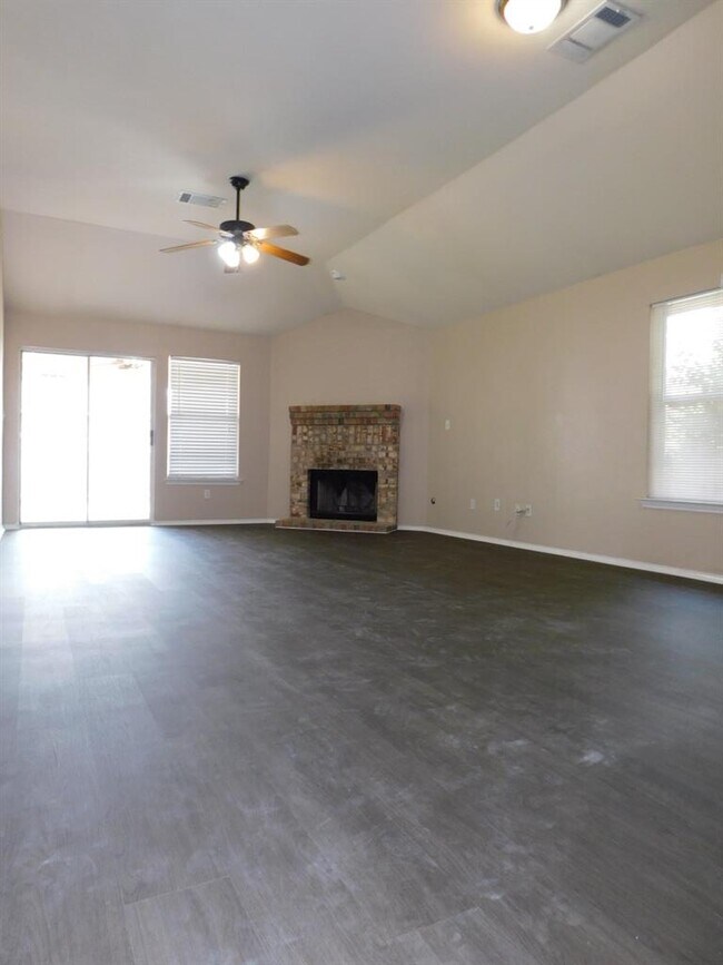 Foto del edificio - 715 Spring Brook Ln