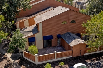 Building Photo - 617 13th Ave S