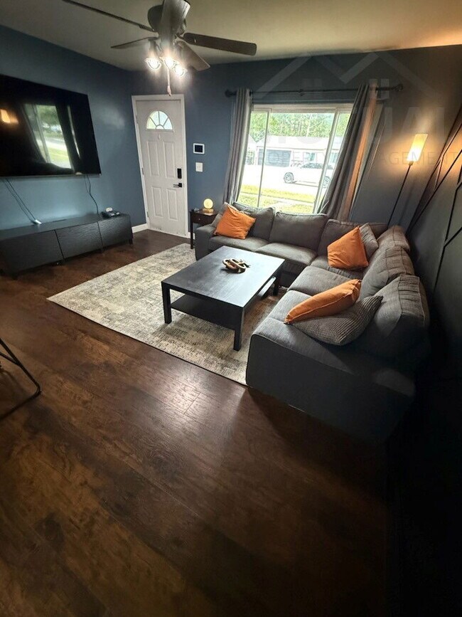 Foto del edificio - 6412 Marcy St