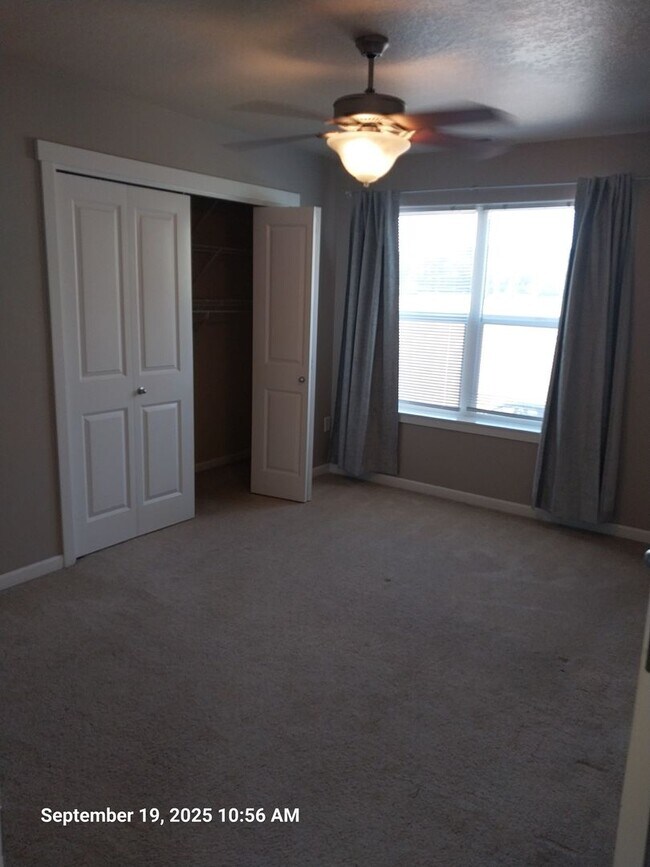 Foto del edificio - 2050 NW Yohn Ranch Dr