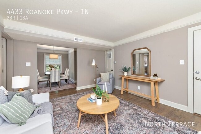 Foto del edificio - 4433 Roanoke Pkwy