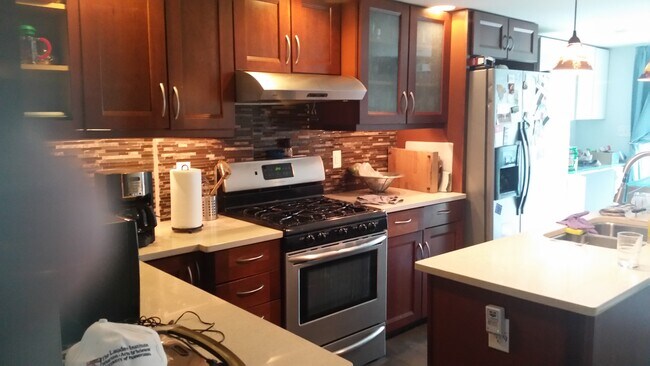 Foto del edificio - 754 S Chadwick St