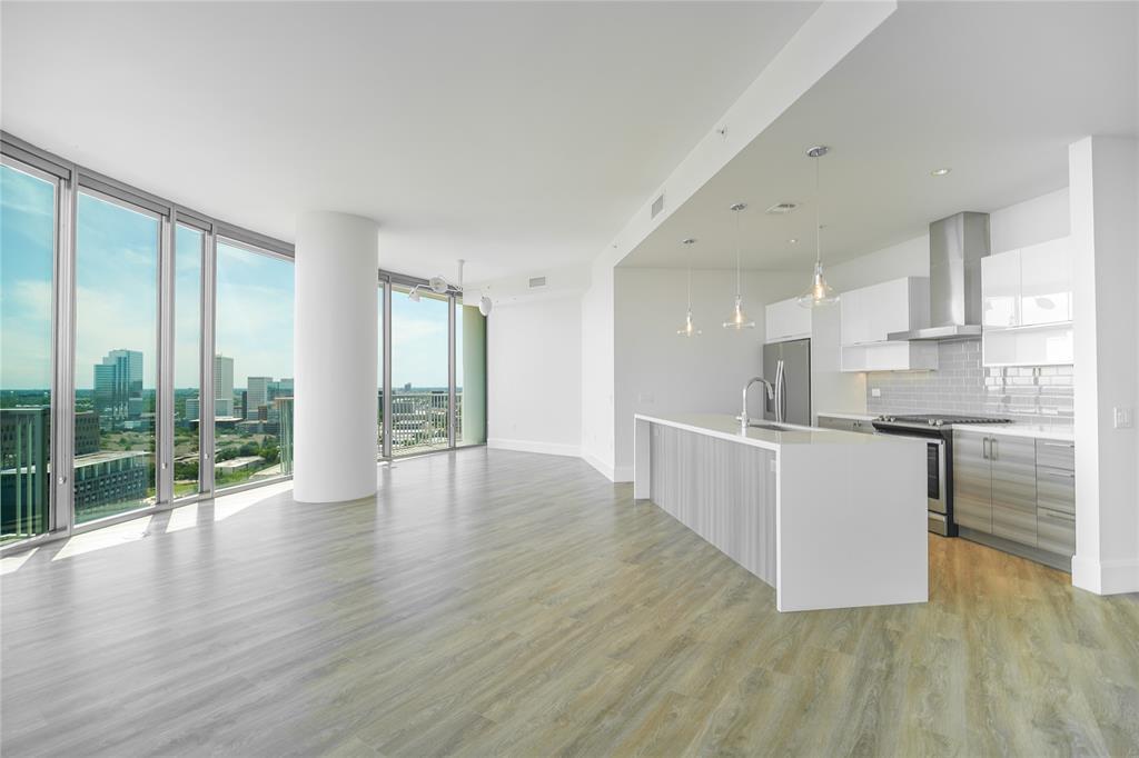 Foto principal - 3333 Lake St