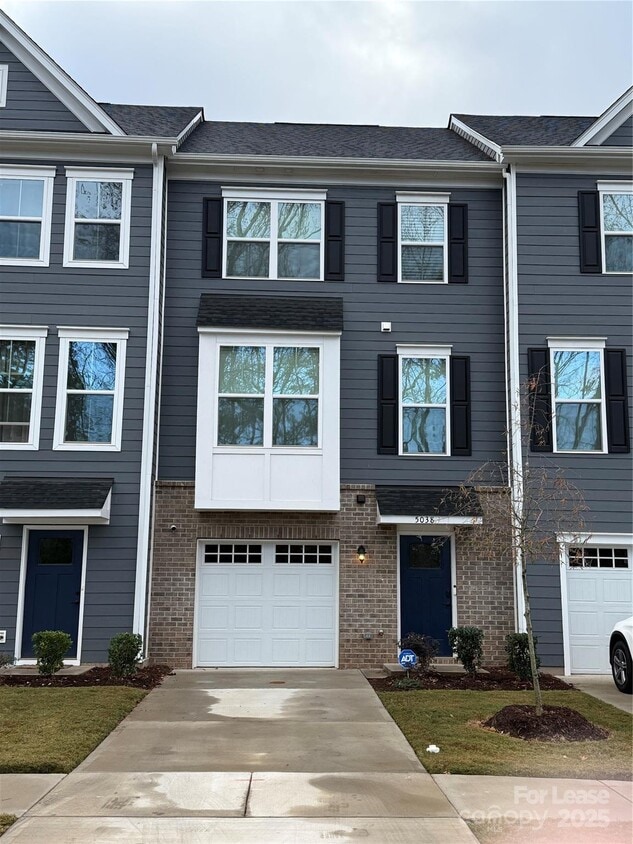 Building Photo - 5038 Springarn Ct