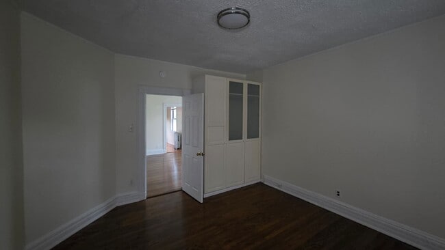Building Photo - 407 N MacQuesten Pkwy