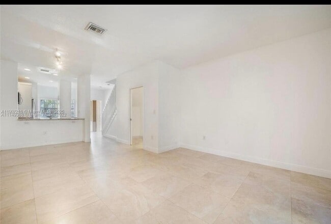 Foto del edificio - 5761 NW 115th Ct