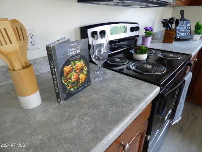 Foto del edificio - 22510 W Hadley St