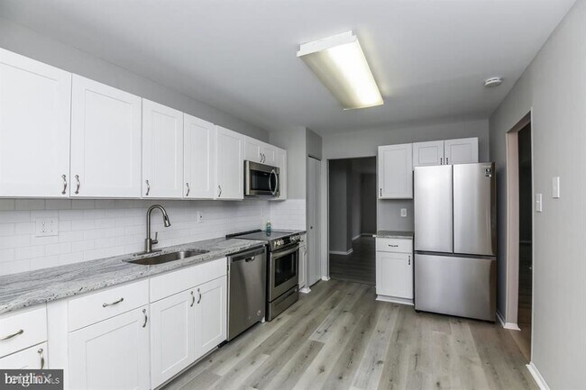 Building Photo - 3 br, 2.5 bath House - 30 Mainview Ct