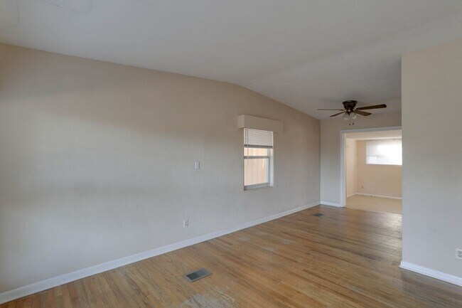 Foto del edificio - 1704 Edmundshire Rd