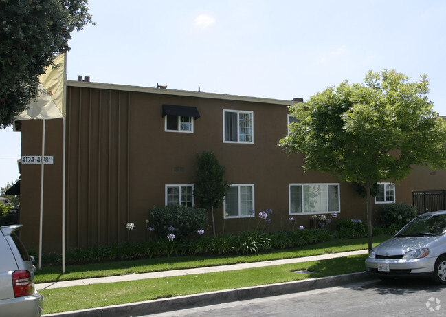 Building Photo - Del Lago Apartments