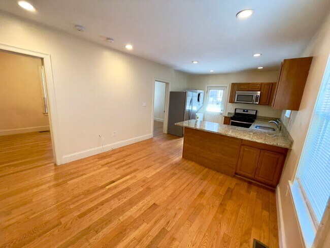 Building Photo - Allston 4bed / 2bath with laundry in unit and central AC
