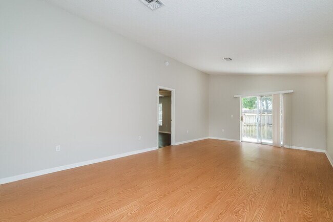 Foto del edificio - 7924 Chadwick Dr