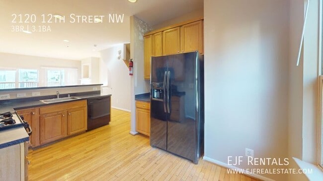 Foto del edificio - 2120 12th St NW