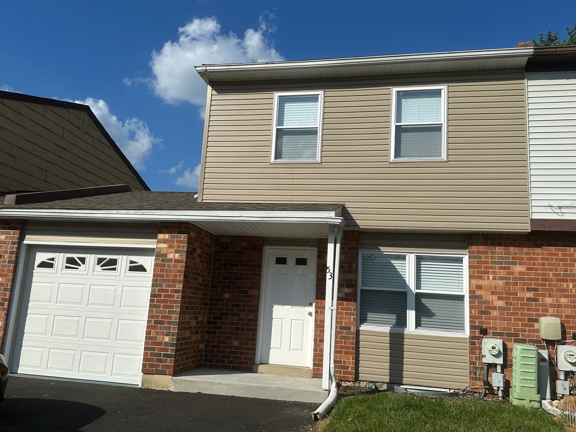 Foto principal - 3 BR, 1.5 BA Townhome in Becks Landing, Ne...