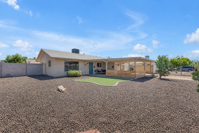 Foto del edificio - Modern 4BR Scottsdale Home w/ Guest Suite, EV Charger, Huge Backyard & Splash Pad