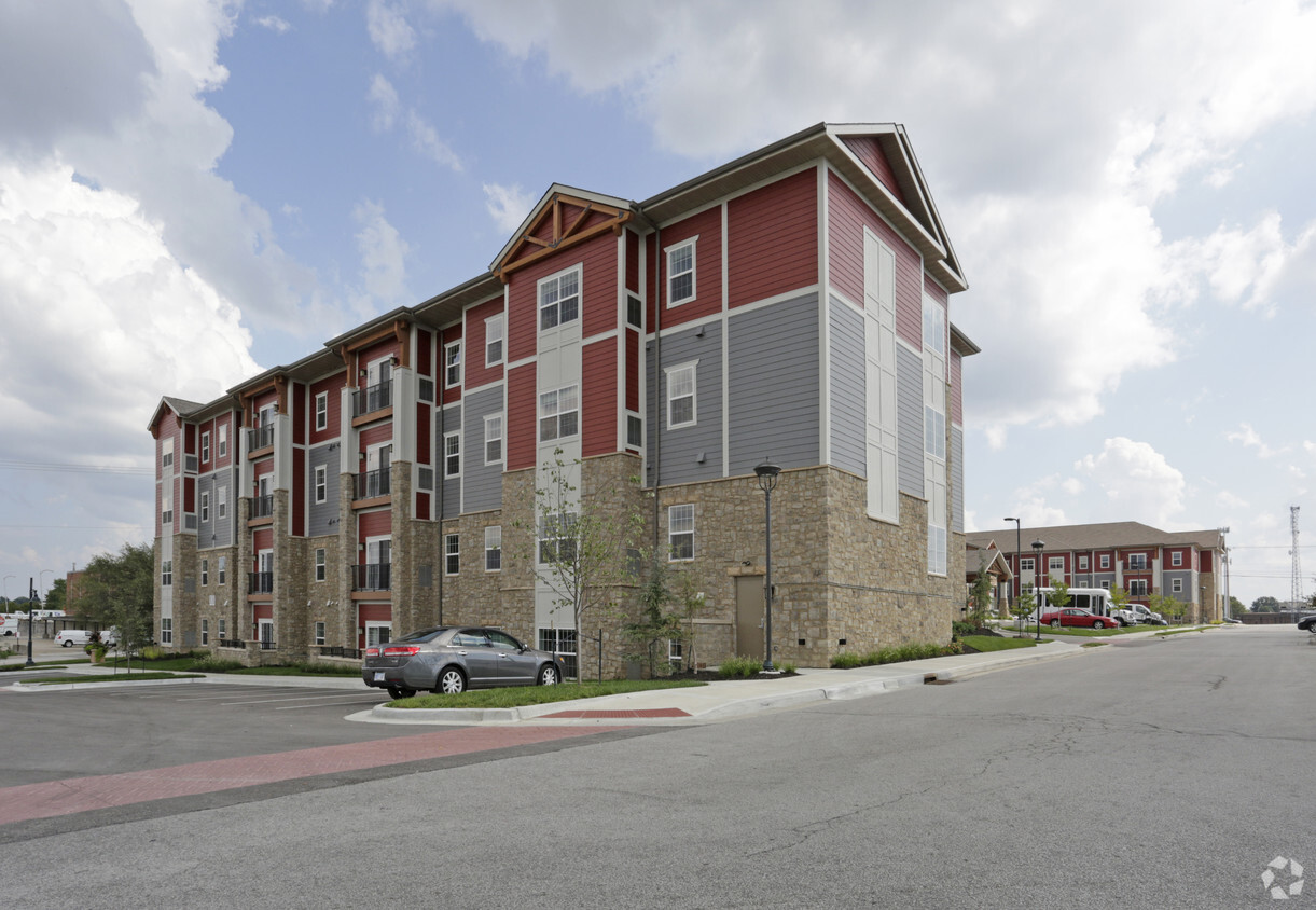 Primary Photo - The Welstone at Mission Crossing