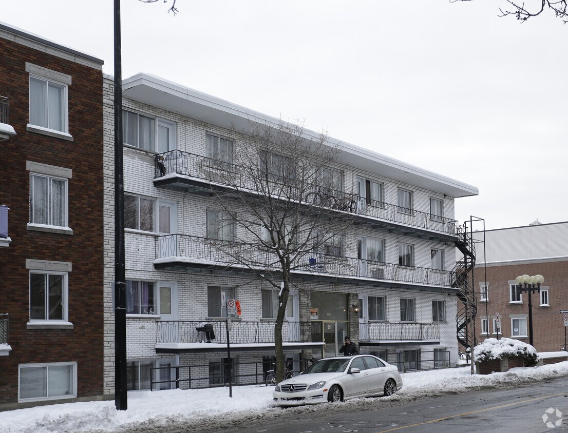 Building Photo - 3930 Masson
