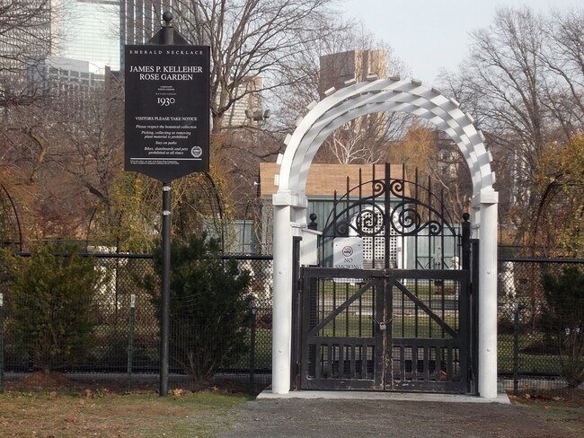 Foto del edificio - 61 Park Dr