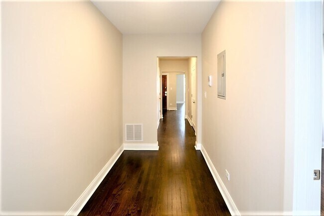 Foto del edificio - 4447 N Rockwell St