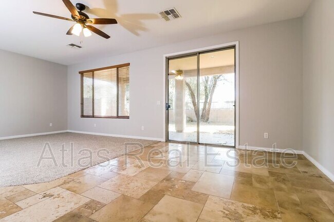 Foto del edificio - 15332 W Calavar Rd