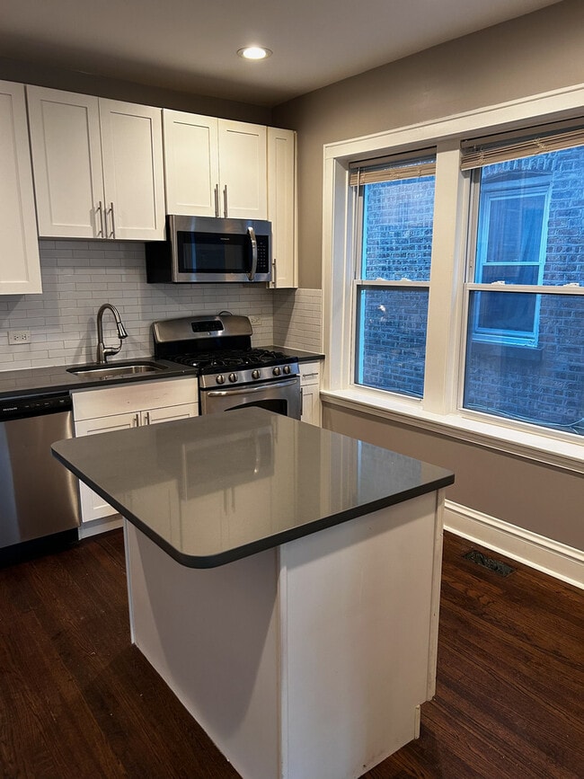 Foto del edificio - 5653 N Talman Ave