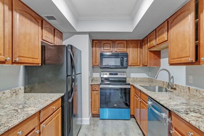 Building Photo - Updated and Spacious 2Bdm 2Ba Home in Prime North Phoenix Location!